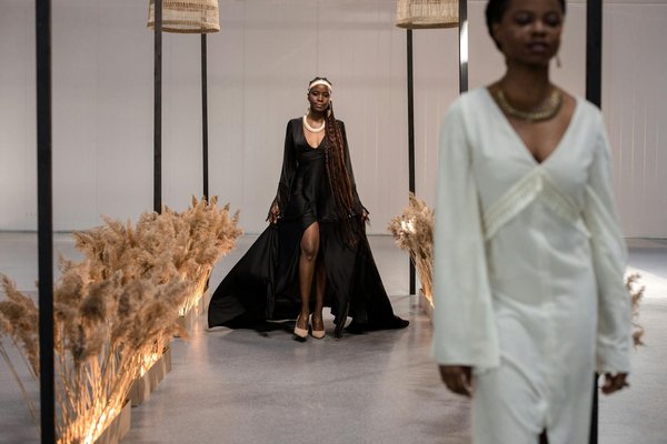 Maquillage Sublime pour Femmes Rondes : Astuces et Inspirations